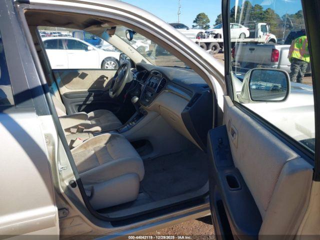 Toyota Highlander V6 Image 10