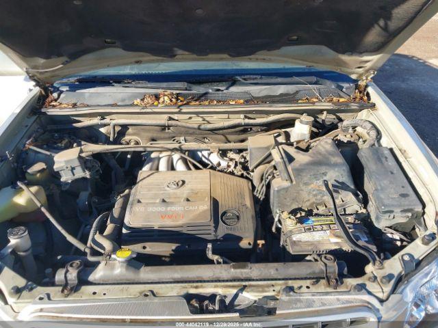 Toyota Highlander V6 Image 2