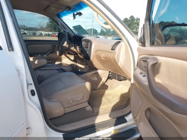 Toyota Sequoia Sr5 V8 Image 3