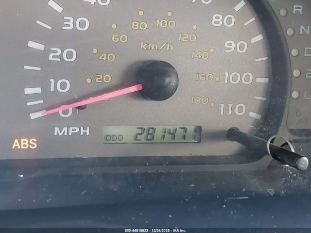 Toyota Sequoia Sr5 V8 Image 2