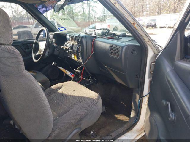 Chevrolet S Truck S10 Image 9