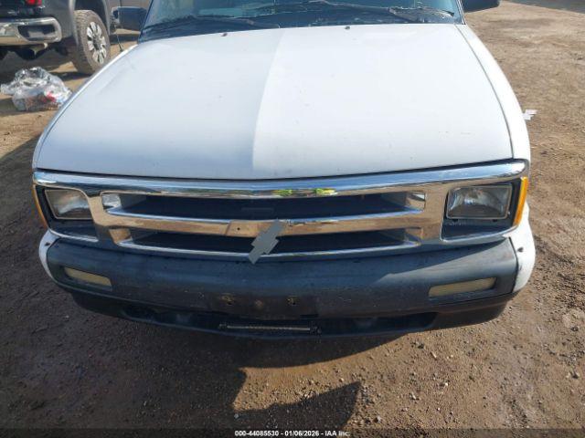 Chevrolet S Truck S10 Image 4