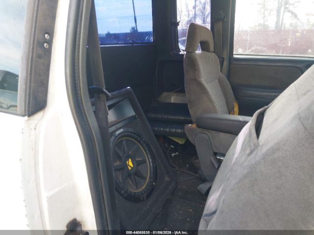 Chevrolet S Truck S10 Image 3