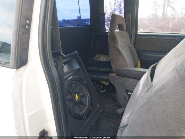 Chevrolet S Truck S10 Image 3