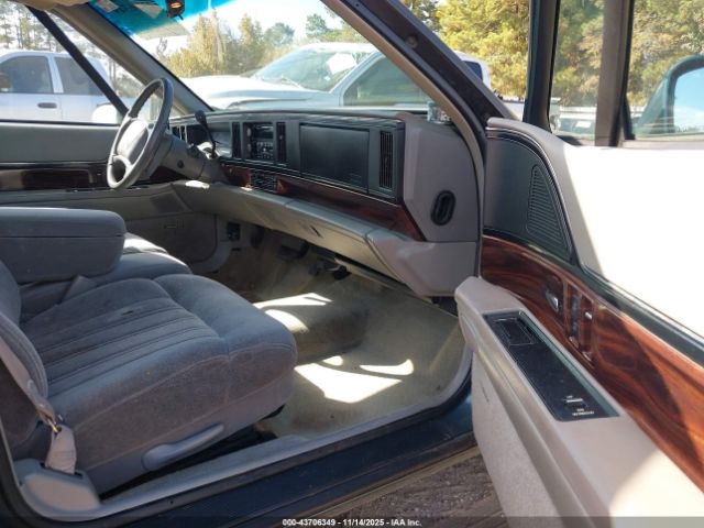 Buick LeSabre Custom Image 8