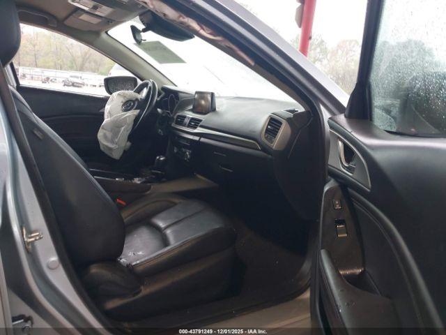 Mazda Mazda3 Touring Image 13