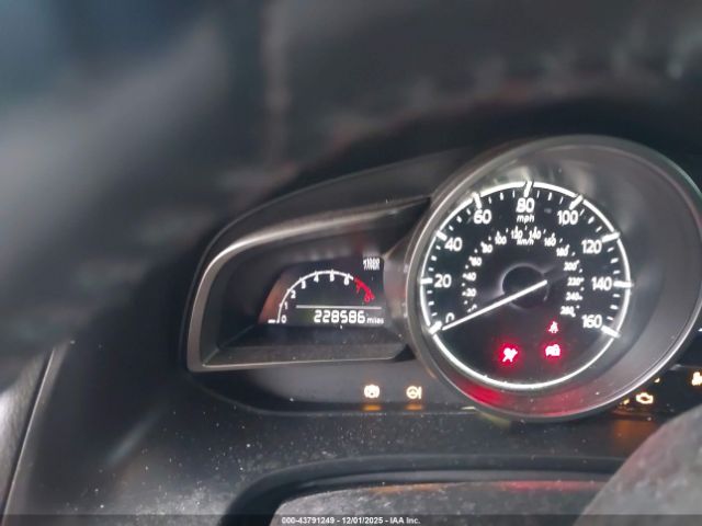 Mazda Mazda3 Touring Image 2