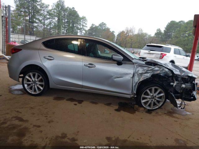 Mazda Mazda3 Touring Image 8
