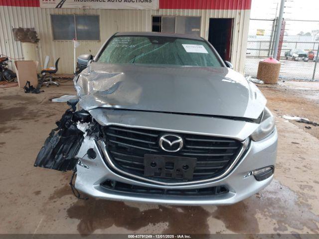 Mazda Mazda3 Touring Image 11