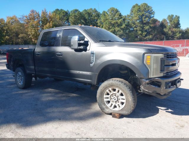 Ford F-250 Xlt Image 1