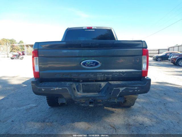 Ford F-250 Xlt Image 15