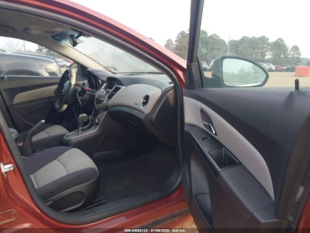 Chevrolet Cruze Ls Image 8