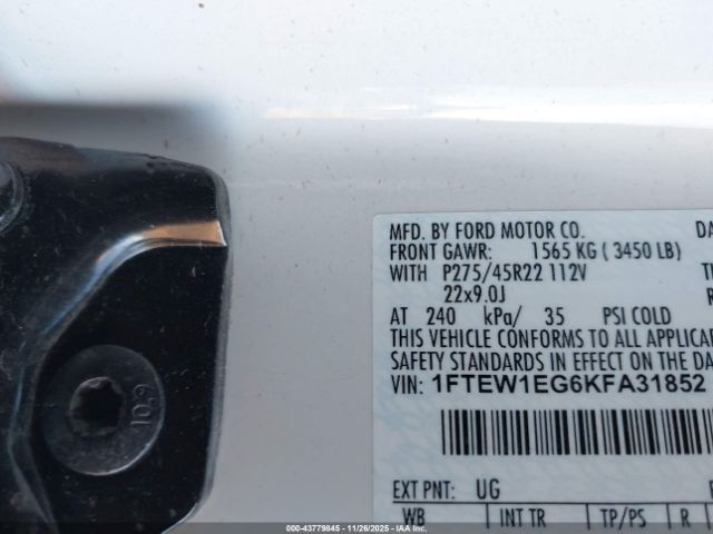 Ford F-150 Limited Image 6