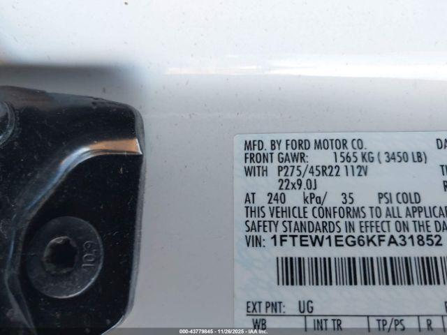 Ford F-150 Limited Image 6