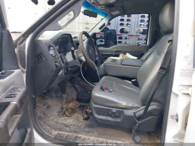 Ford F-550 Xl Image 6