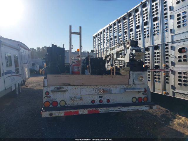 Ford F-550 Xl Image 2