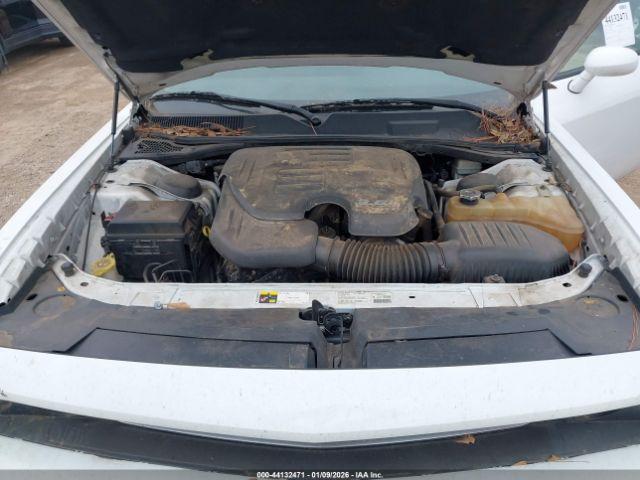 Dodge Challenger Sxt Image 13